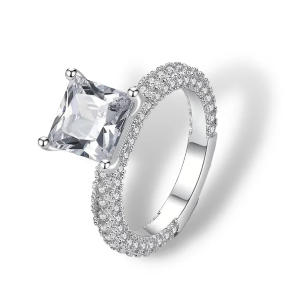 Women Diamond Ring in Pakistan