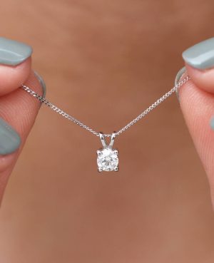 Women Diamond Necklace in Pakistan