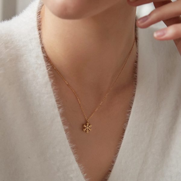 Online Beautiful Gold Snowflake Necklace Pakistan