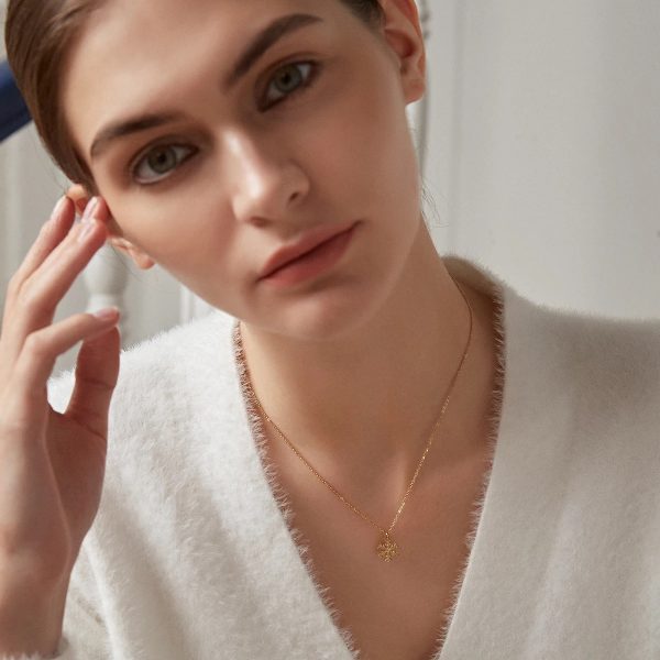 Online Beautiful Gold Snowflake Necklace Pakistan