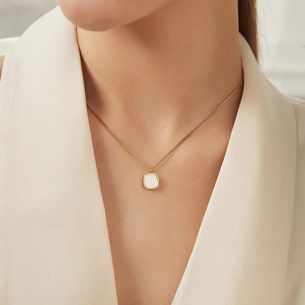 Online Gold Pendant Necklace Pakistan