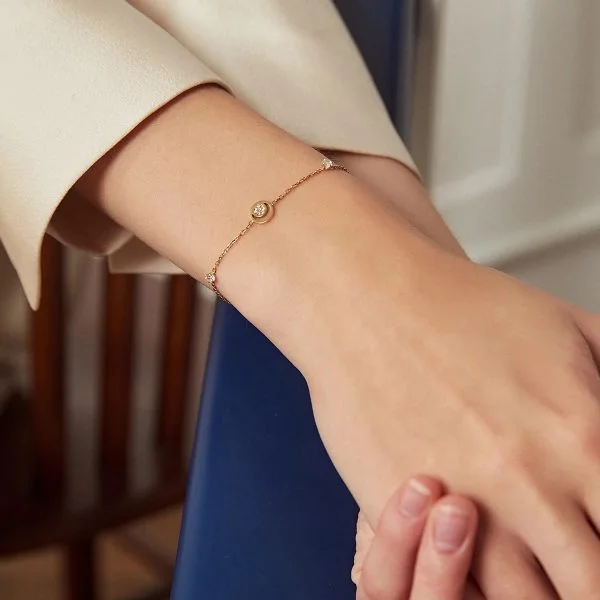 Online Gold Women Bracelet Pakistan