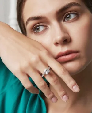 Women Diamond Ring in Pakistan