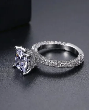 Women Diamond Ring in Pakistan