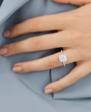 Graceful Women Diamond Rings in Pakistan