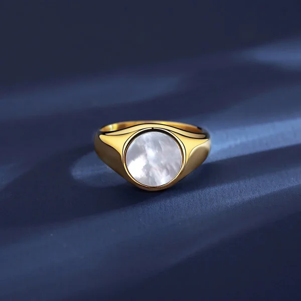 Elegant 18K Gold Rings in Pakistan