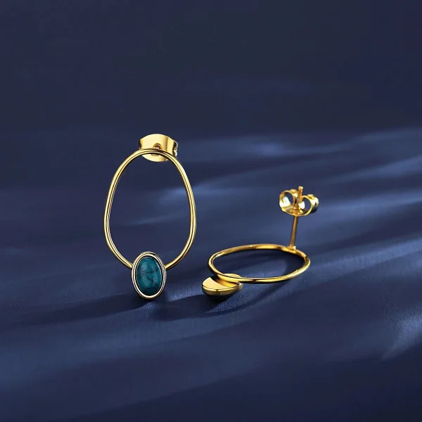 Gold Elegant Earrings in Pakistan