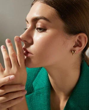 Women Gold Earrings in Pakistan