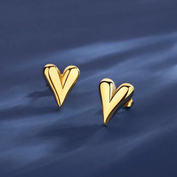 Women Gold Earrings in Pakistan