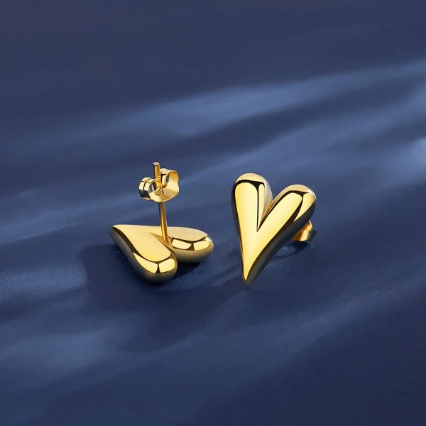 Women Gold Earrings in Pakistan