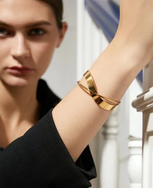 Gold Women Bangles in Pakistan