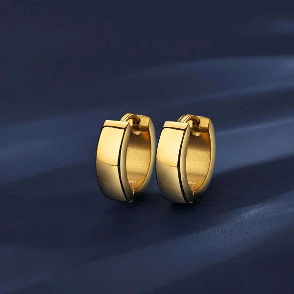 Women Gold Beautiful Earrings in Pakistan