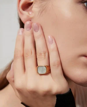 Gold Women Rings in Pakistan