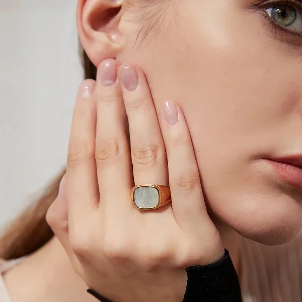 Gold Women Rings in Pakistan