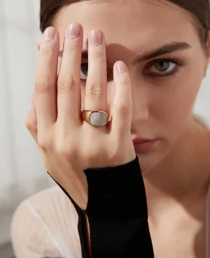 Gold Women Rings in Pakistan