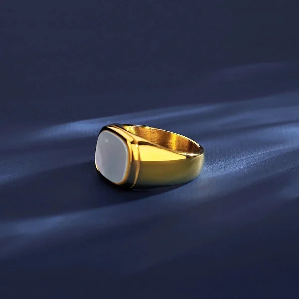 Gold Women Rings in Pakistan