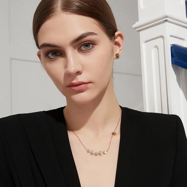 Gold Women Necklace in Pakistan