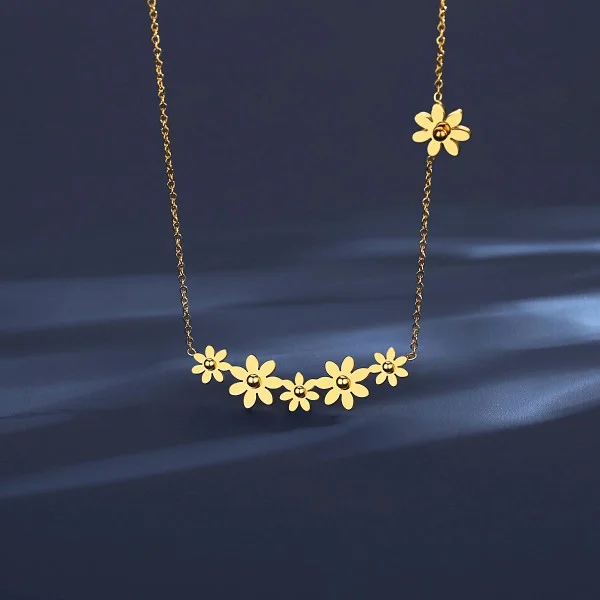 Gold Women Necklace in Pakistan