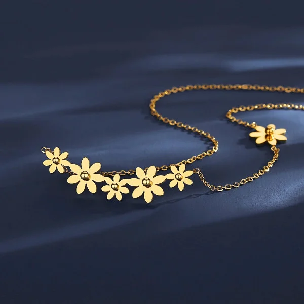 Gold Women Necklace in Pakistan