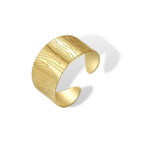 Modern Gold Rings for Women in Pakistan