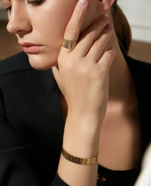 Modern Gold Rings for Women in Pakistan