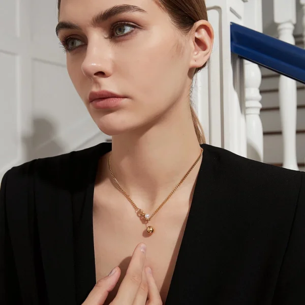 Gold Necklaces for Women in Pakistan