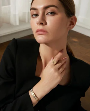 Modern Gold Rings for Women in Pakistan