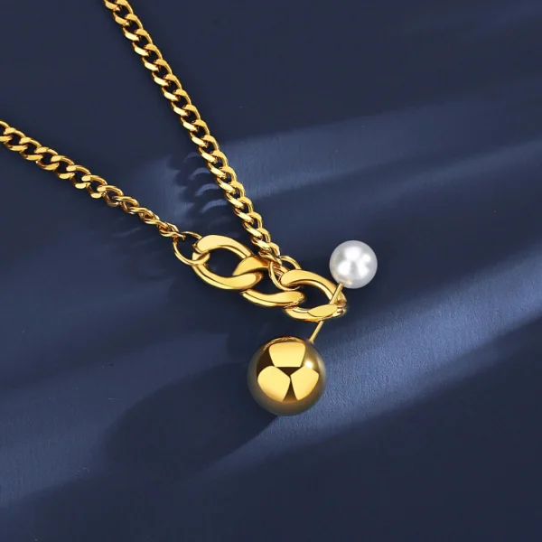 Gold Necklaces for Women in Pakistan