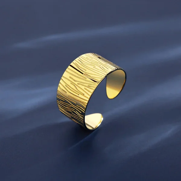 Modern Gold Rings for Women in Pakistan