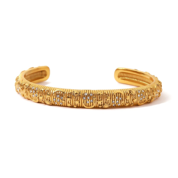Gold Traditional Bangles in Pakistan