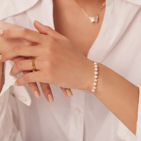 Pearl Bracelets in Pakistan