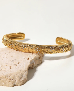 Gold Traditional Bangles in Pakistan