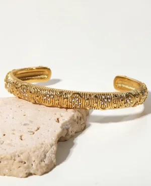 Gold Traditional Bangles in Pakistan