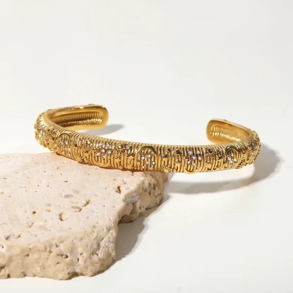 Gold Traditional Bangles in Pakistan