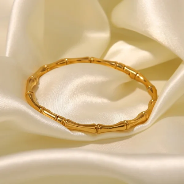 Online Gold Bangles in Pakistan