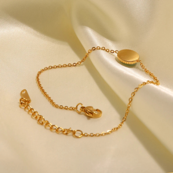 Delicate Bracelets in Pakistan