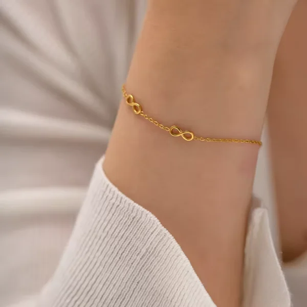 High quality elegant bracelets in Pakistan