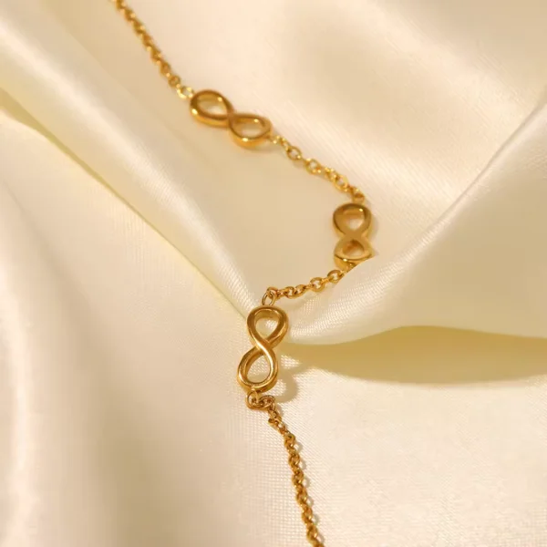 High quality elegant bracelets in Pakistan